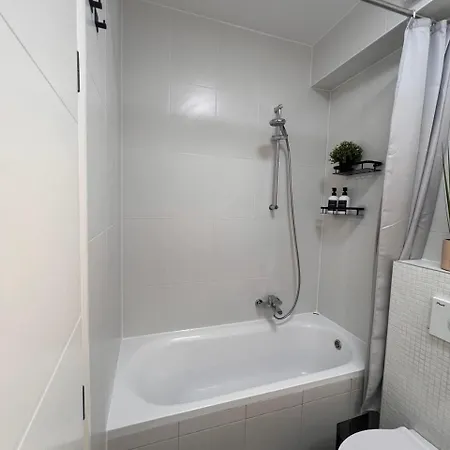 Blue Manor 아파트 *