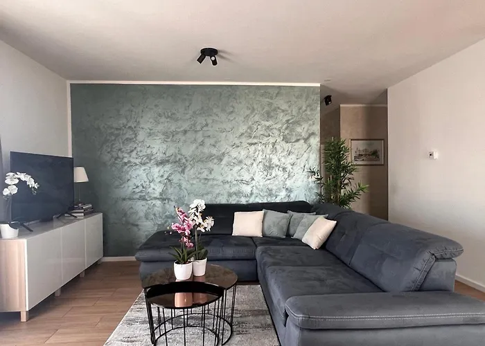 Blue Manor プーラ